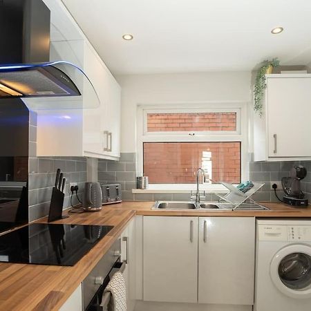 Cozy Townhouse, Walking Distance To Belfast City エクステリア 写真