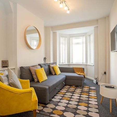Cozy Townhouse, Walking Distance To Belfast City エクステリア 写真